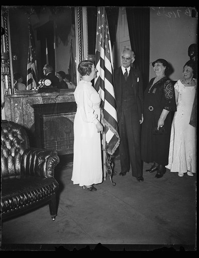 Joseph Byrns, center