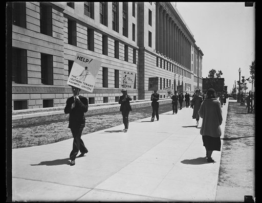 Picketers with signs: "Help the Southern Tenant Farmers Union," etc.