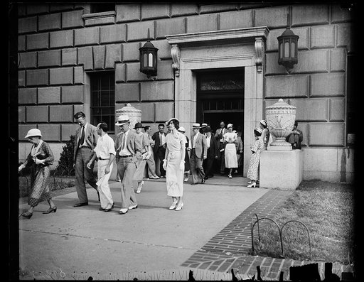 Commerce Bldg. crowd shot