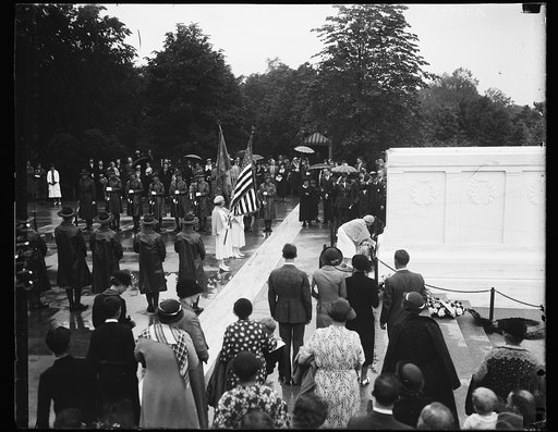 Memorial Day, unknown soldiers tomb, [Arlington, Virginia