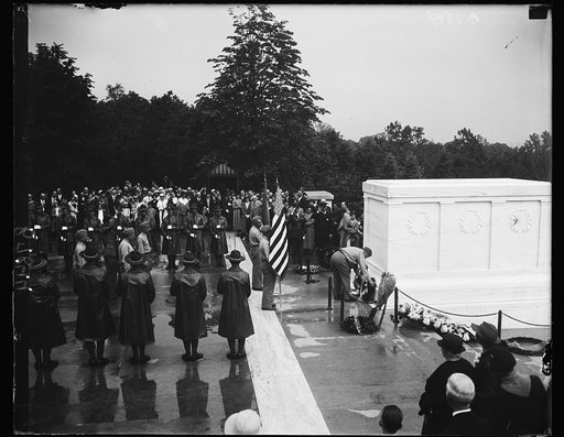 Memorial Day, unknown soldiers tomb, [Arlington, Virginia