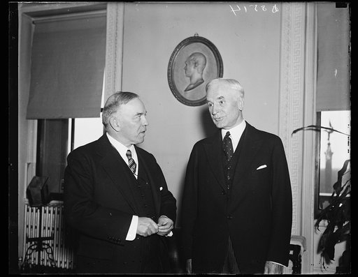 Trade talk starts. Prime Minister William McKenzie-King, of Canada, left, meets Secretary Cordell Hull to begin conversations on a new trade treaty. The new prime minister promised, before his election, to work out a treaty more favorable to Canada than than the old Bennett treaty. 11/8/35