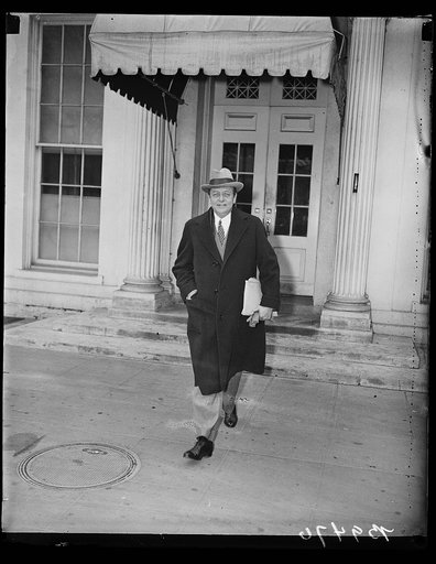 Unidentified man leaving White House, Washington, D.C.
