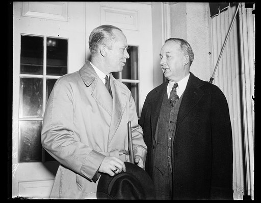 Men at White House entrance. Washington, D.C.