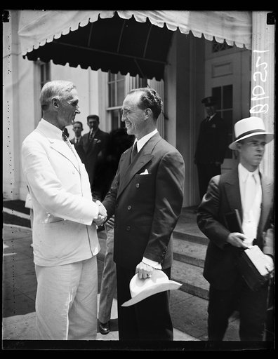 Unidentified men at White House, Washington, D.C.