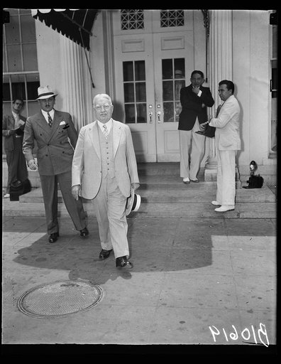 People outside White House, Washington, D.C.
