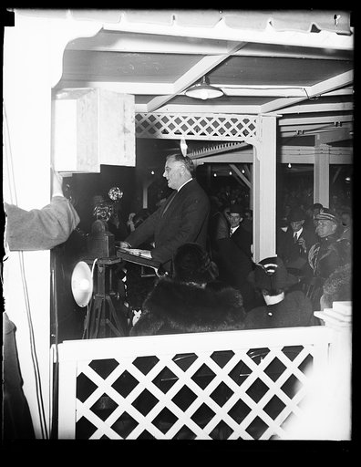 PRESIDENT ROOSEVELT SPEAKS AT LIGHTING OF NATION'S CHRISTMAS TREE