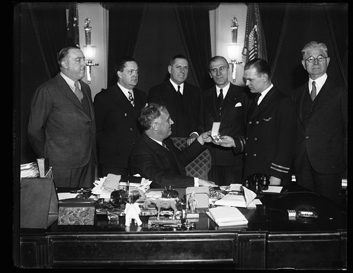 Air Mail pilot gets highest medal for bravery. Mal Freeburg, commercial airmail pilot, receives the Congressional Medal of Honor [sic, i.e. the Airmail Flyer's Medal of Honor] from the president  and thus becomes the first air mail pilot ever to receive this award for acts of bravery during peace ti