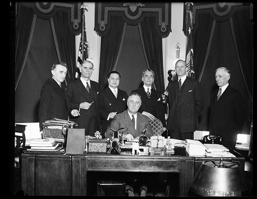 PRESIDENT ROOSEVELT SIGNS PHILIPPINE INDEPENDENCE BILL