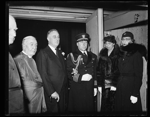 BISHOP FREELMAN; PRESIDENT ROOSEVELT; CAPT. WALTER N. VERNOU; MRS. ROOSEVELT; MRS. CURTIS DALL AT WASHINGTON CATHEDRAL 1ST YEAR IN OFFICE