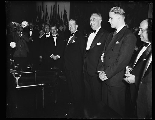 LAW. ROOSEVELT AND ELLIOTT ROOSEVELT AT BANKERS CONVENTION