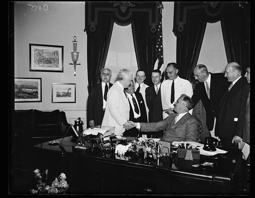 ROOSEVELT GETS D.A.V. INVITE. D.C. ONOFRIO, GENERAL CHAIRMAN OF DISABLED AMERICAN VETERANS (SHAKING HANDS WITH PRESIDENT ROOSEVELT) HEADED AN OFFICIAL DELEGATION TO THE WHITE HOUSE WEDNESDAY TO EXTEND THE CHIEF EXECUTIVE A BID TO THE NATIONAL D.A.V. CONVENTION AT NEW HAVEN, CONN. IN JULY. STATE SEN.