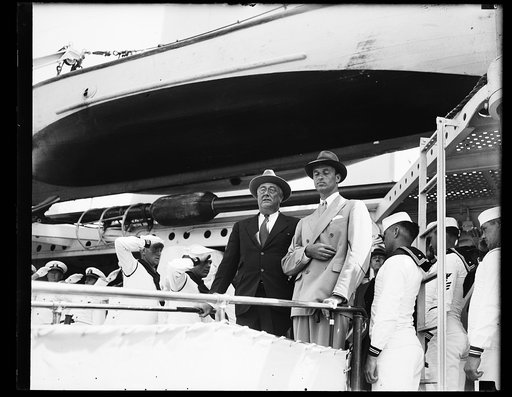PRESIDENT ROOSEVELT AND SON JAMES ABOARD FARRAGUT AT JACKSONVILLE, FLORIDA