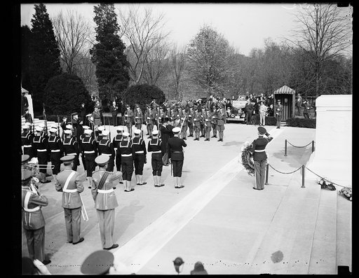 PRESIDENT ROOSEVELT AT ARLINGTON ARMISTICE DAY UNKNOWN SOLDIER'S TOMB
