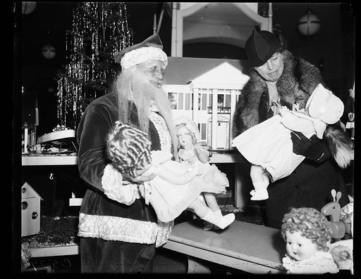 MRS. ROOSEVELT CHRISTMAS SHOPPING