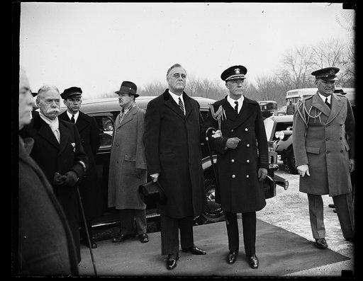PRESIDENT ROOSEVELT AND CAPTAIN WILSON BROWN, AIDE TO THE PRESIDENT, AT LINCOLN MEMORIAL