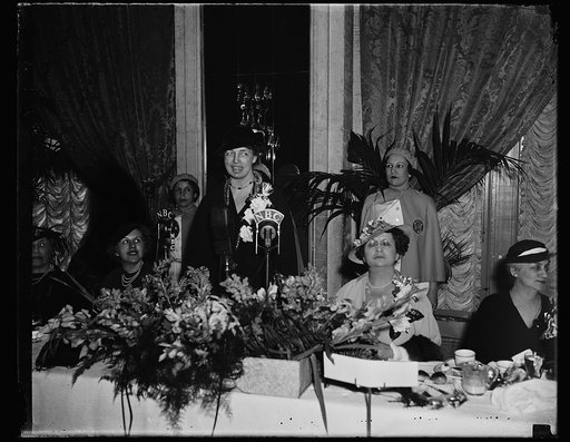 FIRST LADY OF LAND IS LUNCHEON GUEST OF JEWISH WOMEN IN WASHINGTON. WASHINGTON, D.C. MRS. FRANKLIN D. ROOSEVELT WAS THE GUEST OF HONOR TODAY AT LUNCHEON GIVEN BY THE WOMEN'S LEAGUE OF UNITED SYNOGOGUES HOLDING THEIR ANNUAL CONVENTION AT THE WILLARD HOTEL. IN THE PHOTOGRAPH, L TO R: MRS. MORRIS GEWIR