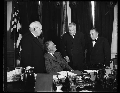 HANS LUTHER, PRESIDENT ROOSEVELT, DR. HUGO ECKNER, CAPT. ERNST LEHMANN