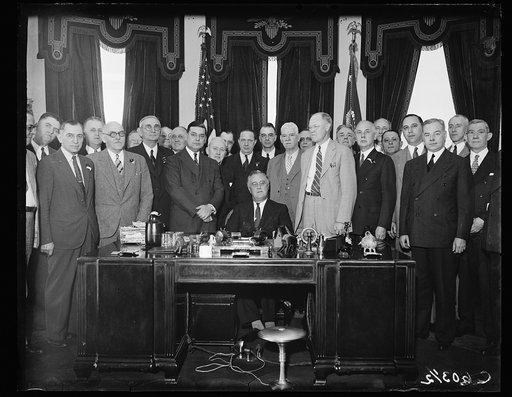 PRESIDENT ROOSEVELT AND R.R. OFFICIALS