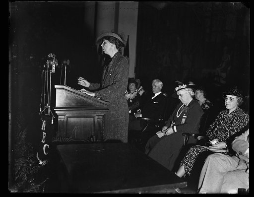 MRS. ROOSEVELT SPEAKS TO RURAL LADIES. WASHINGTON, D.C. JUNE 1. MRS. F.D. ROOSEVELT PHOTOGRAPHED AS SHE DELIVERED HER ADDRESS TO THE ASSOCIATED COUNTRY WOMEN OF THE WORLD WHO ARE HOLDING THEIR THIRD TRIENNIAL CONFERENCE NOW