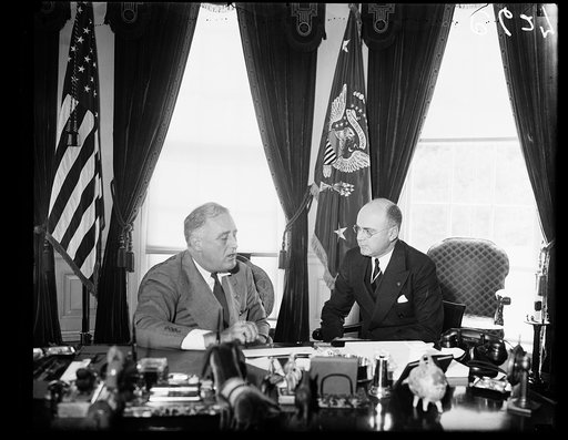 PRESIDENT CONFERS WITH NEW HEAD VFW. WASHINGTON, D.C. OCTOBER 6. IN A CONFERENCE WITH PRESIDENT ROOSEVELT AT THE WHITE HOUSE TODAY, COL. BERNARD W. KEARNEY, NEW COMMANDER-IN-CHIEF OF THE VETERANS OF FOREIGN WARS, ASSURED THE CHIEF EXECUTIVE THAT WORLD WAR VETERANS ARE CHIEFLY CONCERNED WITH STEADY J