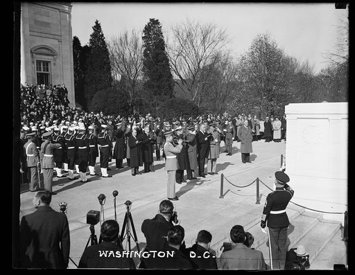 PRESIDENT ROOSEVELT AND GENERAL PERSHING LEAD NATION IN OBSERVING ARMISTICE DAY. WASHINGTON, D.C. NOVEMBER 11. PRESIDENT ROOSEVELT AND GENERAL JOHN J. PERSHING LEAD THE NATION TODAY IN PAYING TRIBUTE TO AMERICA'S UNKNOWN SOLDIER TO OBSERVE THE 18TH ANNIVERSARY OF THE SIGNING OF THE ARMISTICE. PRESID