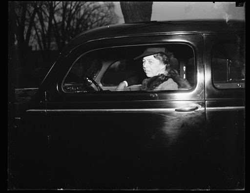 MRS. ROOSEVELT AT JAIL