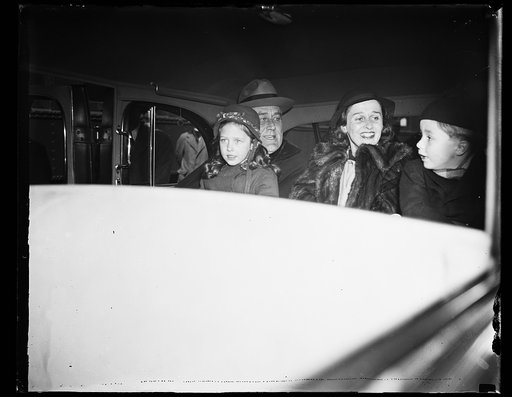 PRESIDENT ROOSEVELT WITH MRS. JAMES ROOSEVELT AND GRANDCHILDREN