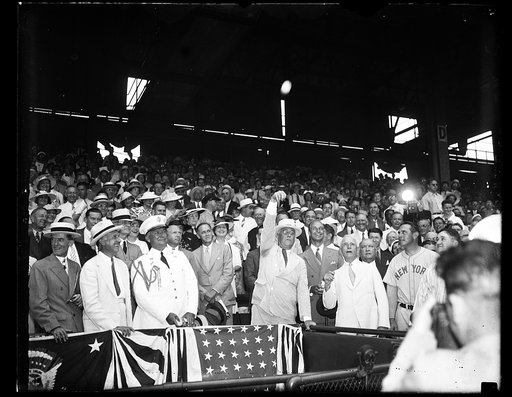 PRESIDENT ROOSEVELT THROWS OUT BALL
