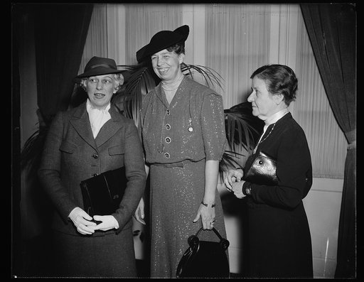 SENATE LADIES LUNCHEON CLUB, WASHINGTON, D.C. JANUARY 1. MRS. FRANKLIN D. ROOSEVELT, WIFE OF THE PRESIDENT, WAS THE HONOR GUEST AT THE LUNCHEON GIVEN TODAY AT THE WASHINGTON HOTEL BY MRS. JOHN NANCE GARNER, WIFE OF THE VICE PRESIDENT, IN HONOR OF THE MEMBERS OF THE SENATE LADIES LUNCHEON CLUB OF WHI