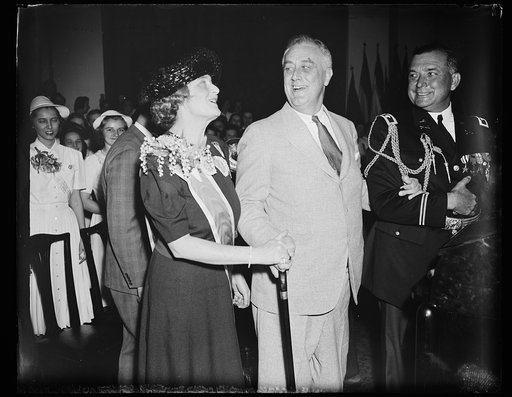 PRESIDENT WELCOMED TO D.A.R. MEETING. WASHINGTON, D.C. APRIL 2. PRESIDENT ROOSEVELT IS WELCOMED BY MRS. WILLIAM A. BECKER, PRESIDENT-GENERAL OF THE DAUGHTERS OF THE AMERICAN REVOLUTION, AS HE ARRIVES TO ADDRESS THE FORTY-SEVENTH CONTINENTAL CONGRESS OF THE D.A.R. AT CONSTITUTION HALL