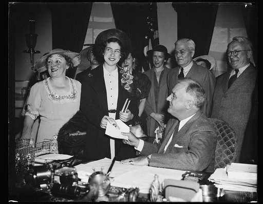 PRESIDENT PRESENTS AWARD TO WINNER OF GORGAS ESSAY CONTEST. WASHINGTON, D.C. MAY 16. WINNER IN THE NINTH ANNUAL GORGAS ESSAY CONTEST ON THE SUBJECT 'ACHIEVEMENTS OF WILLIAM CRAWFORD GORGAS AND THEIR RELATION TO OUR HEALTH,' MISS FRANCES BABIN IS PICTURED RECEIVING THE HENRY L. DOHERTY FIRST PRIZE OF