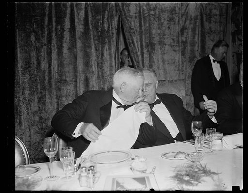 NO DISPUTE THIS TIME. WASHINGTON, D.C. JANUARY 7. THERE ARE REPORTED TO BE TIMES WHEN THE VICE PRESIDENT DOESN'T LIKE THINGS THE PRESIDENT DOES. AT THE JACKSON DAY DINNER, BOTH AGREED WITH EVERYTHING THE OTHER DID