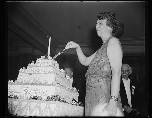 FIRST LADY CUTS PRESIDENT'S BIRTHDAY CAKE. WASHINGTON, D.C. JANUARY 30. MRS. FRANKLIN D. ROOSEVELT CUTS THE OFFICIAL PRESIDENT'S BIRTHDAY CAKE AT WARDMAN PARK HOTEL TONIGHT TO COMPLETE A ROUND OF THE PRESIDENT'S BIRTHDAY CELEBRATIONS IN THE CAPITAL. THE FIRST LADY THEN RETURNED TO THE WHITE HOUSE WH
