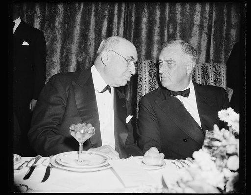 PRESIDENT DINES WITH 'LITTLE BUSINESSMEN.' WASHINGTON, D.C. MAY 22. ONE OF THE PRESIDENT'S RARE APPEARANCES BEFORE A BUSINESS GROUP OCCURED TONIGHT WHEN HE ATTENDED THE BANQUET OF THE AMERICAN RETAIL FEDERATION AT WASHINGTON'S MAYFLOWER HOTEL. IGNORING THE UNITED STATES CHAMBER OF COMMERCE, HE DROVE