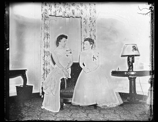 MRS. FRANKLIN D. ROOSEVELT WITH HOPE RYDINGS MILLER