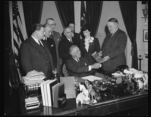 PRESIDENT PRESENTED WITH AMERICAN HEBREW MEDAL. WASHINGTON, D.C. MARCH 6. PRESIDENT ROOSEVELT WAS TODAY PRESENTED WITH THE AMERICAN HEBREW MEDAL FOR THE PROMOTION OF BETTER UNDERSTANDING BETWEEN CHRISTIAN AND JEW IN AMERICA. IN MAKING THE PRESENTATION, GEN. HUGH S. JOHNSON, A MEMBER OF THE COMMITTEE