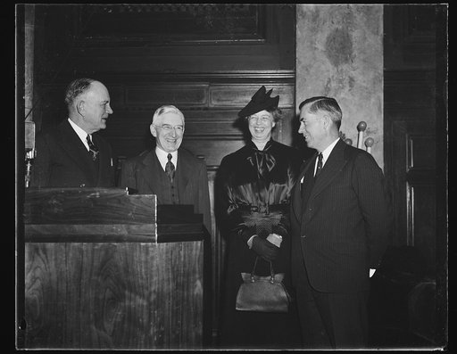 FIRST LADY AT GENERAL SESSION OF THE FIFTY-THIRD ANNUAL CONVENTION OF THE ASSOCIATION OF LAND-GRANT COLLEGES AND UNIVERSITIES. WASHINGTON, D.C. NOVEMBER 17. MRS. FRANKLIN D. ROOSEVELT TODAY ATTENDED THE GENERAL SESSION OF THE FIFTY-THIRD ANNUAL CONVENTION OF THE ASSICIATION OF LAND-GRANT COLLEGES AN