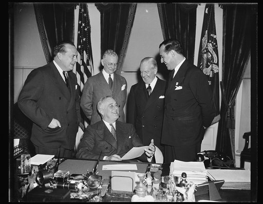 PRESIDENT MEETS WITH COMMITTEE FOR CELEBRATION OF PRESIDENT'S BIRTHDAY. WASHINGTON, D.C. JANUARY 18. MEMBERS OF THE COMMITTEE FOR THE CELEBRATION OF THE PRESIDENT'S BIRTHDAY TODAY TOLD PRESIDENT ROOSEVELT THAT THE FIGHT INFANTILE PARALYSIS DRIVE FOR FUNDS, NOW OPENING WILL RALLY AN ARMY OF CONTRIBUT