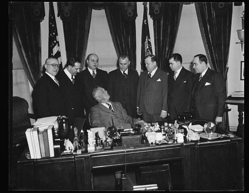 MEMBERS OF GREEK ORDER OF AHEPA GREETED BY PRESIDENT AT WHITE HOUSE. WASHINGTON, D.C. MARCH 6. NATIONAL OFFICERS OF THE ORDER OF AHEPA, COMPRISED OF AMERICAN CITIZENS OF GREEK DESCENT, WERE RECEIVED BY PRESIDENT ROOSEVELT AT THE WHITE HOUSE TODAY. 850 MEMBERS OF THE ORDER WERE IN WASHINGTON TO ATTEN