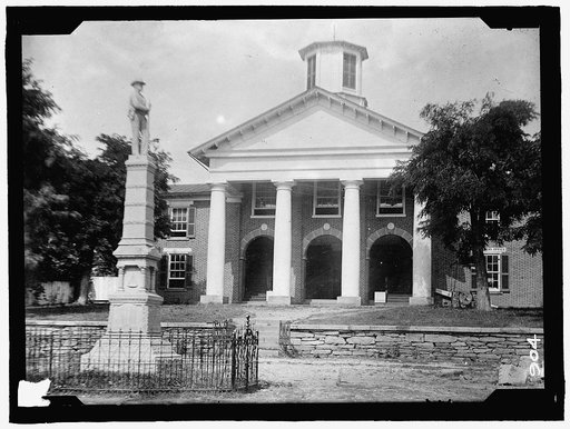 FEUD. SCENES IN VIRGINIA MOUNTAIN TOWN AT TRIAL AFTER FEUD