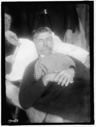 FEUD. SCENES IN VIRGINIA MOUNTAIN TOWN AT TRIAL AFTER FEUD