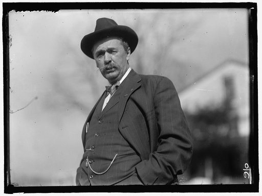 FEUD. SCENES IN VIRGINIA MOUNTAIN TOWN AT TRIAL AFTER FEUD
