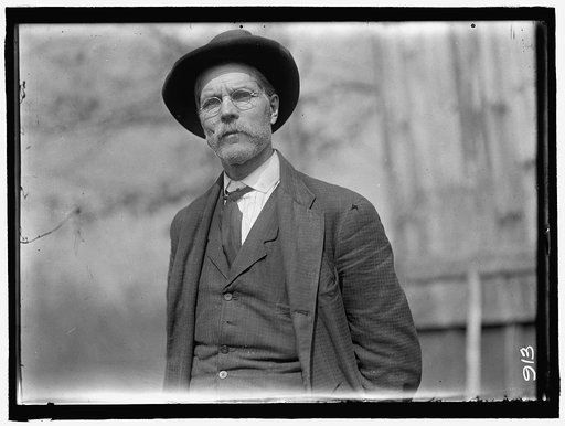 FEUD. SCENES IN VIRGINIA MOUNTAIN TOWN AT TRIAL AFTER FEUD