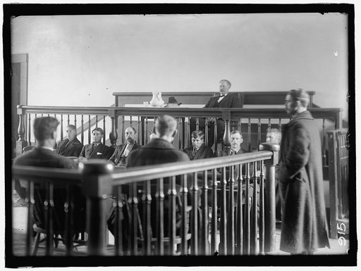 FEUD. SCENES IN VIRGINIA MOUNTAIN TOWN AT TRIAL AFTER FEUD