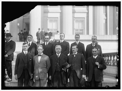 FEDERAL RESERVE SYSTEM. DISTRICT GOVERNORS OF FEDERAL RESERVE: E. R. FRANCHER, CLEVELAND, DIST. 4; GEORGE J. SEAY, RICHMOND, DIST. 5; JOSEPH A. McCORD, ATLANTA, DIST. 6; THEODORE WOLD, MINNEAPOLIS, DIST. 9; CHARLES M. SAWYER, TOPEKA, DIST. 10. BACK ROW: CHARLES J. RHOADS, PHILADELPHIA, DIST. 3; OSCA