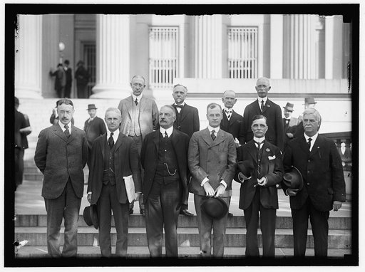 FEDERAL RESERVE SYSTEM. CHAIRMEN OF FEDERAL RESERVE DISTRICTS. FRONT ROW: FREDERICK H. CURTISS, BOSTON, DIST 1; PIERRE JAY, NEW YORK CITY, DIST. 2; RICHARD L. AUSTIN, PHILADELPHIA, DIST. 3; D.C. WILLS, BELLEVUE, PA, DIST. 4; WILLIAM INGLE, BALTIMORE, DIST. 5; M.B. WILLBORN, ANNISTON, ALA., DIST. 6; 
