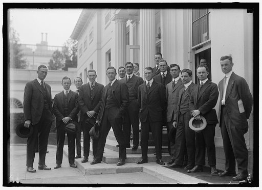 Edward "Slim" Love, Charlie Mullen, ?, Bob Shawkey, Ray Fisher, Luke Boone, Roger Peckinpaugh, ?, Allen Russell, Urban Shocker, Wally Pipp, Frank Baker, Jimmy Duggan (trainer), ?, Hugh High, New York AL (baseball), at White House