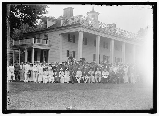 GROUP AT MOUNT VERNON
