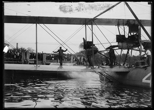 Amphibious aircraft